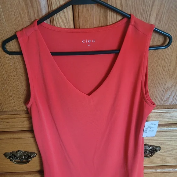 V-neck top - Picture 2 of 3